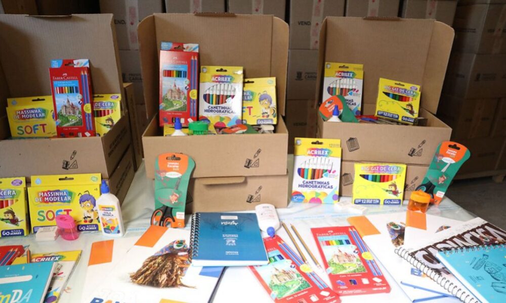 Alunos da rede municipal de Cariacica receberão kits escolares completos