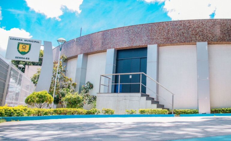 Câmara da Serra em vácuo regimental: crise expõe omissão legal e favorece manobras políticas