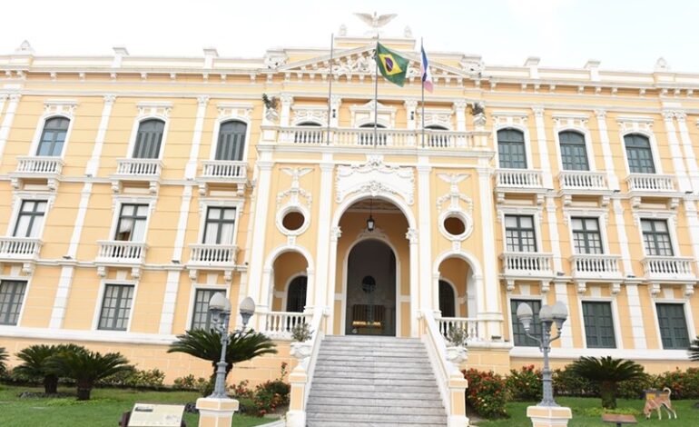 Nos corredores da política: os bastidores já estão quentes para abril de 2026