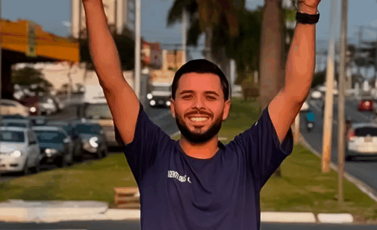 Agente Dias é condenado em ação: promoção pessoal ou serviço público?